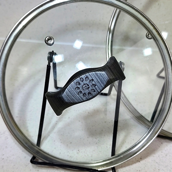 2 Replacement Glass lids with vents 8 and 10 inches - Picture 2 of 6